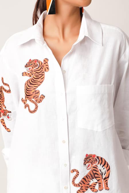 Jajaabor Ivory Cotton, Linen Embroidery Collared Scattered Tiger Shirt With Pant at Aza Fashions Jajaabor_Ivory Cotton, Linen Embroidery Collared Scattered Tiger Shirt With Pant _at_Aza_Fashions