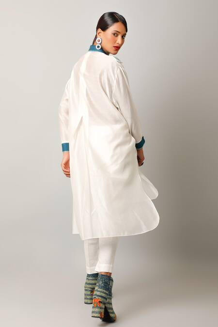 Shop Jajaabor Ivory Silk Chanderi Embroidered Fish Motif Collared Shirt And Pant Set at Aza Fashions Shop_Jajaabor_Ivory Silk Chanderi Embroidered Fish Motif Collared Shirt And Pant Set _at_Aza_Fashions