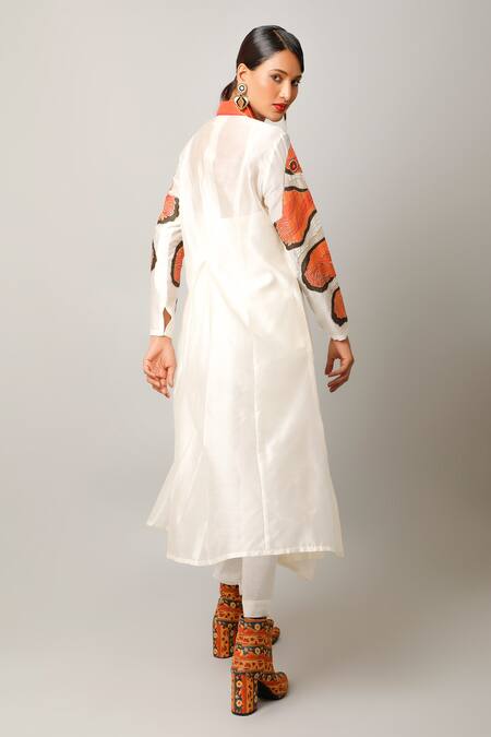 Shop Jajaabor Ivory Silk Chanderi Embroidered Motif Peter Pan Collar Draped Fish Shirt Set at Aza Fashions Shop_Jajaabor_Ivory Silk Chanderi Embroidered Motif Peter Pan Collar Draped Fish Shirt Set _at_Aza_Fashions