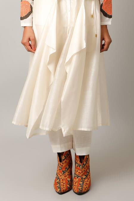 Buy Jajaabor Ivory Silk Chanderi Embroidered Motif Peter Pan Collar Draped Fish Shirt Set Online at Aza Fashions Buy_Jajaabor_Ivory Silk Chanderi Embroidered Motif Peter Pan Collar Draped Fish Shirt Set _Online_at_Aza_Fashions