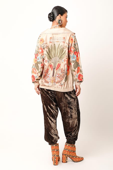 Shop Jajaabor Beige Organza Embroidery Bloom Garden Wide Collar Trench Bomber Jacket at Aza Fashions Shop_Jajaabor_Beige Organza Embroidery Bloom Garden Wide Collar Trench Bomber Jacket _at_Aza_Fashions