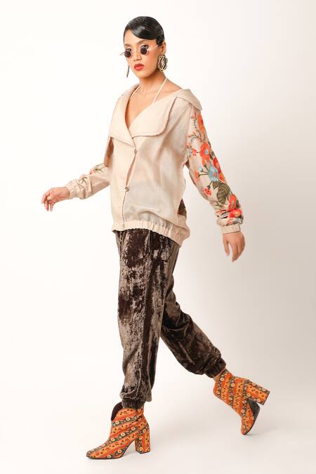 Shop Jajaabor Beige Organza Embroidery Bloom Garden Wide Collar Trench Bomber Jacket Online at Aza Fashions Shop_Jajaabor_Beige Organza Embroidery Bloom Garden Wide Collar Trench Bomber Jacket _Online_at_Aza_Fashions