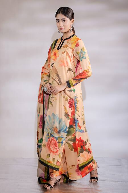 Jubinav Chadha_Multi Color Georgette Split V-neck Fauna Print Kurta Pant Set _Online_at_Aza_Fashions