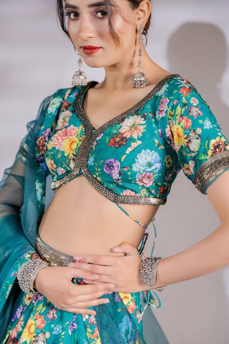 Buy_Jubinav Chadha_Green Crepe, Silk Organza Embroidery V-neck Floral Printed Lehenga Set _Online_at_Aza_Fashions