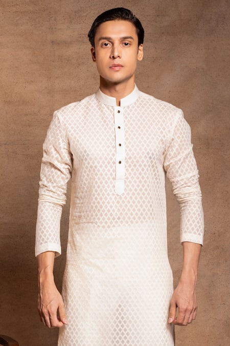 Amrit Dawani Quatrefoil Pattern Kurta With Pant 