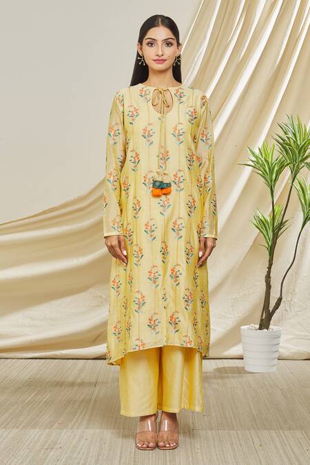 Peenacolada Yellow Chanderi Tassels Keyhole Neck Resham Embroidered Kurta And Pant Set Online at Aza Fashions Peenacolada_Yellow Chanderi Tassels Keyhole Neck Resham Embroidered Kurta And Pant Set _Online_at_Aza_Fashions