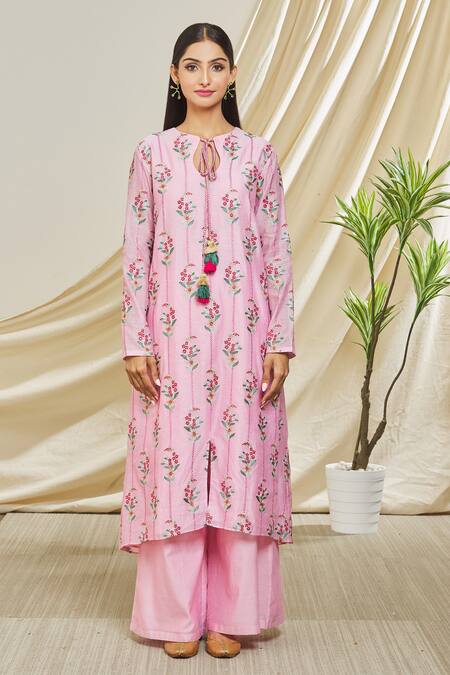 Peenacolada Pink Chanderi Embroidery Keyhole Neck A-line Kurta And Pant Set Online at Aza Fashions Peenacolada_Pink Chanderi Embroidery Keyhole Neck A-line Kurta And Pant Set _Online_at_Aza_Fashions