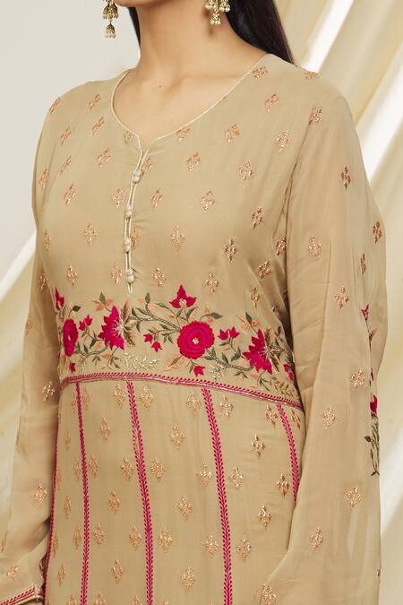 Peenacolada Brown Georgette, Silk Embroidery, Tassels V-neck Resham Anarkali With Dupatta at Aza Fashions Peenacolada_Brown Georgette, Silk Embroidery, Tassels V-neck Resham Anarkali With Dupatta _at_Aza_Fashions