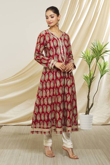 Shop_Peenacolada_Maroon Cotton Gota Patti, Embroidery V-neck Kalamkari Paisley Print Anarkali _Online_at_Aza_Fashions