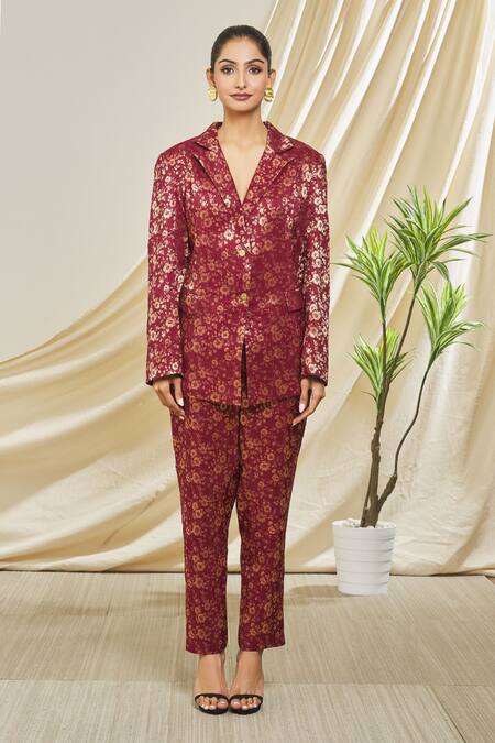 Peenacolada Maroon Wool, Silk Metallic Thread, Floral Pattern Blazer And Trouser Set Online at Aza Fashions Peenacolada_Maroon Wool, Silk Metallic Thread, Floral Pattern Blazer And Trouser Set _Online_at_Aza_Fashions