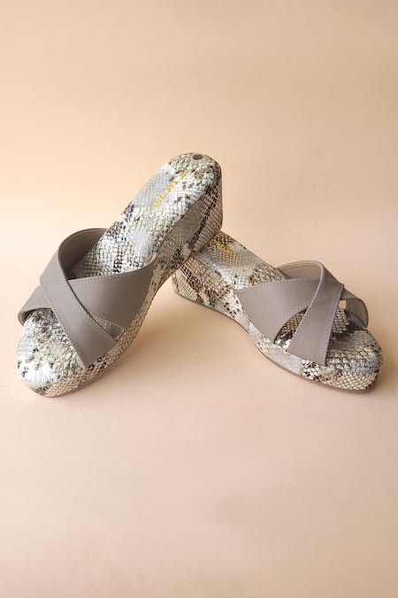 Tic Tac Toe Footwear Metallic Kolhapuri Flatforms 