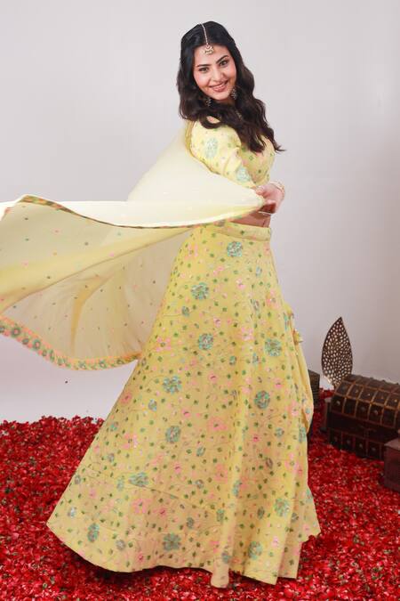 Shop_Kohsh_Yellow Georgette Sequins V-neck Blossom Embroidered Lehenga Set_Online_at_Aza_Fashions