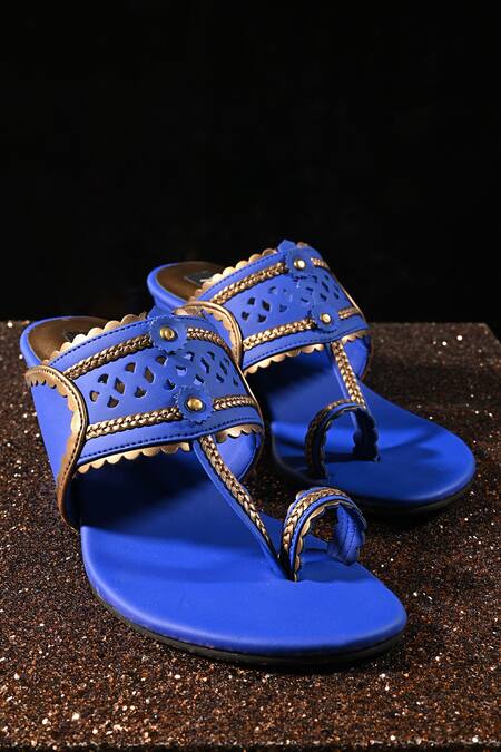 Shop Miraki Blue Cut Work, Chains Kolhapuri Block Heels Shop_Miraki_Blue Cut Work, Chains Kolhapuri Block Heels