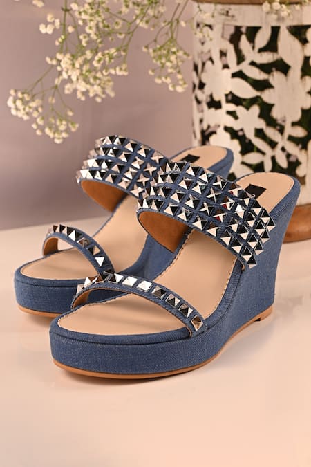 Lata stud discount strap platform sandal