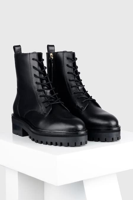 Plain black boots sale