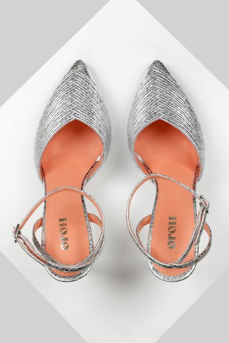 Shop Oroh Silver Vitoria Leather Textured Pumps at Aza Fashions Shop_Oroh_Silver Vitoria Leather Textured Pumps_at_Aza_Fashions