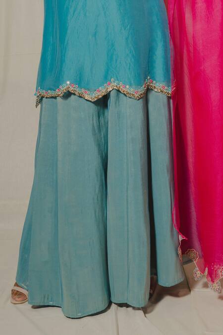 Shop Shinor Blue Silk Organza Hand Embroidery French Knots V Neck Kurta Set Online at Aza Fashions Shop_Shinor_Blue Silk Organza Hand Embroidery French Knots V Neck Kurta Set _Online_at_Aza_Fashions