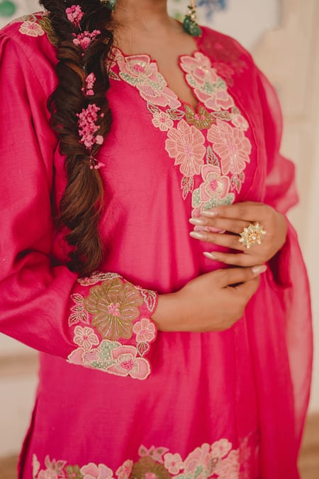 Shinor Fuchsia Kurta And Palazzo Chanderi Embroidered Silk Thread Floral Set Online at Aza Fashions Shinor_Fuchsia Kurta And Palazzo Chanderi Embroidered Silk Thread Floral Set _Online_at_Aza_Fashions