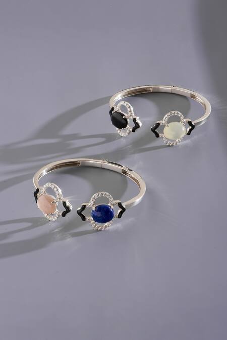 Janvi Sachdeva Design Mughal Jaal Embellished Bracelet 