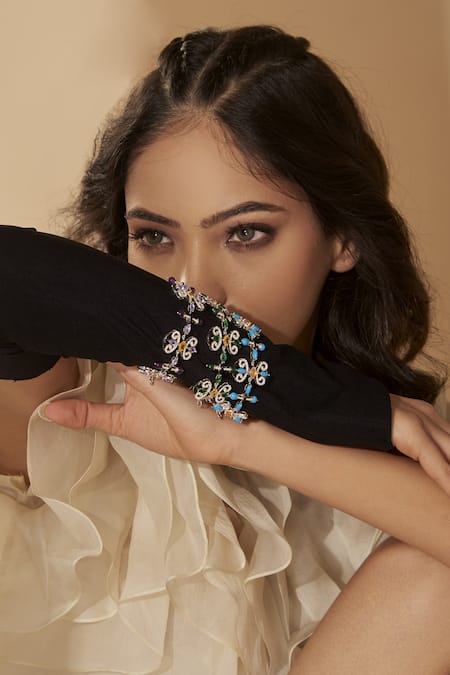 Janvi Sachdeva Design Mughal Motif Encrusted Bracelet 