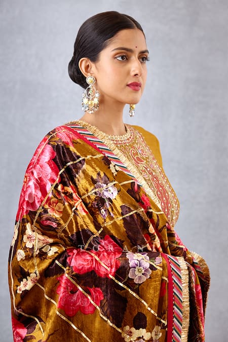 Torani Yellow Velvet And Crepe Digital Print, Gota Aftaabi Malika Doshala Online at Aza Fashions Torani_Yellow Velvet And Crepe Digital Print, Gota Aftaabi Malika Doshala_Online_at_Aza_Fashions