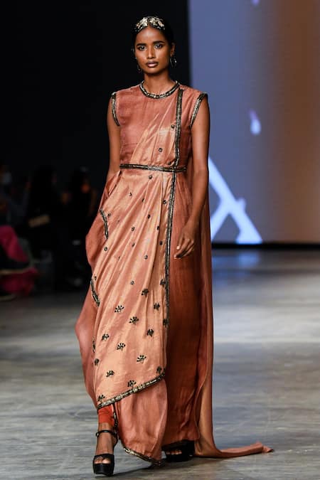 Agami by Neha Agarwal at Lakmé Fashion week winter/festive 2018 | Vogue  India