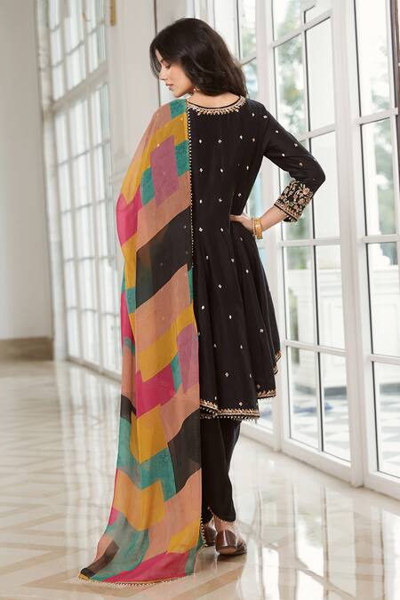 Shop_Basanti - Kapde Aur Koffee_Black Chanderi, Cotton Satin, Organza Beads V-neck Paisley Embroidered Kurta Set_at_Aza_Fashions