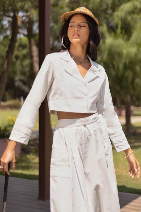 Buy_Kranberra_White Cotton Solid Lapel Reyna Pleated Placement Panel Top With Pant _Online_at_Aza_Fashions