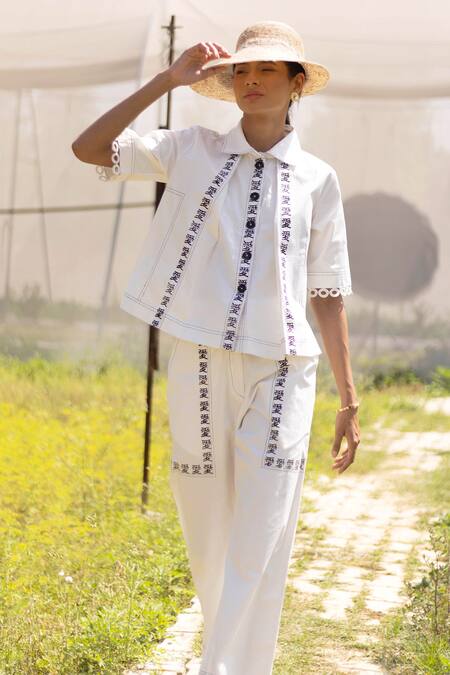 Buy_Kranberra_White Cotton Printed Calligraphy Ti Amo Mandarin Placement With Pant _Online_at_Aza_Fashions