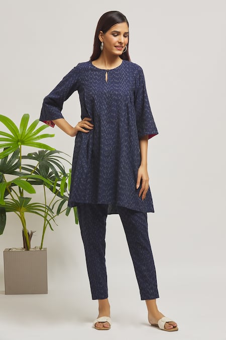 Samyukta Singhania Handloom Ikat Kurta & Pant Set 