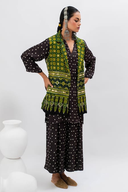 Prahnaaya Green Handloom Cotton Sequins, Zari Collared Hand Block Ajrakh Jacket Online at Aza Fashions Prahnaaya_Green Handloom Cotton Sequins, Zari Collared Hand Block Ajrakh Jacket _Online_at_Aza_Fashions