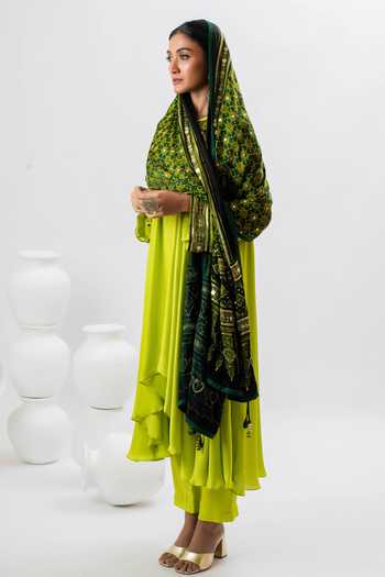 Buy Prahnaaya Green Satin Sequins, Zari, Embroidery Round Neck Yoke Kurta Set at Aza Fashions Buy_Prahnaaya_Green Satin Sequins, Zari, Embroidery Round Neck Yoke Kurta Set _at_Aza_Fashions