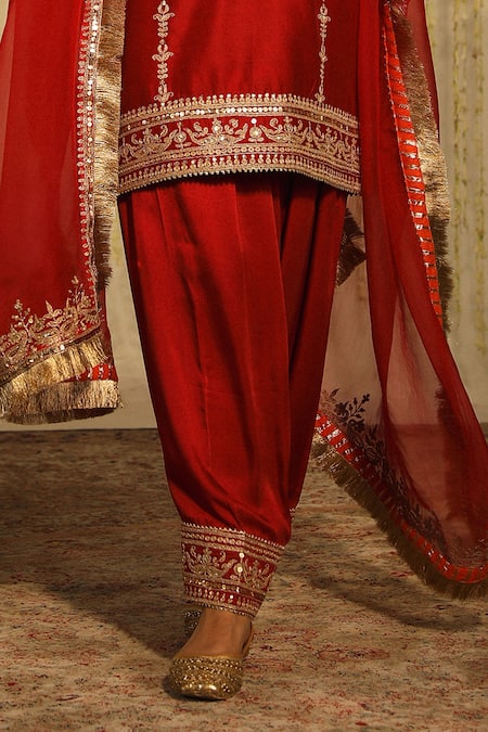 Sheetal Batra_Red , Chanderi, Bamboo, Organza Mehak Floral Kurta Salwar Set _Online_at_Aza_Fashions