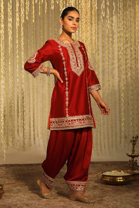 Buy_Sheetal Batra_Red , Chanderi, Bamboo, Organza Mehak Floral Kurta Salwar Set _Online_at_Aza_Fashions