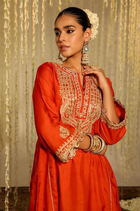 Shop Sheetal Batra Orange Silk Sequins, Mehreen Placed Floral Paisley Anarkali With Dogri Salwar Online at Aza Fashions Shop_Sheetal Batra_Orange Silk Sequins, Mehreen Placed Floral Paisley Anarkali With Dogri Salwar _Online_at_Aza_Fashions