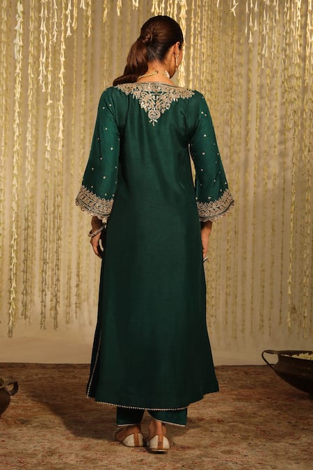 Sheetal Batra Mysha Paisley Embroidered Long Kaftan With Doghri Salwar 