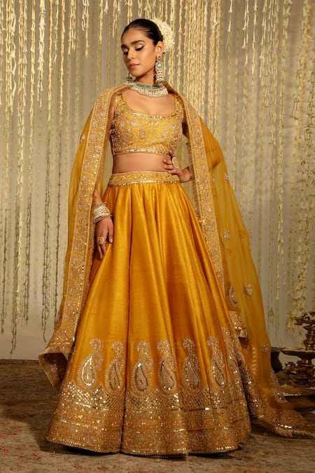 Pin by priya on roots of origin | Yellow lehenga, Bridal lehenga, Red  lehenga