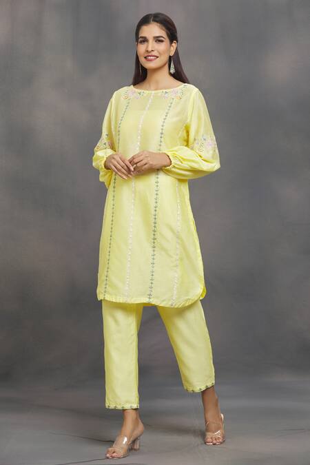 Buy_Samyukta Singhania_Yellow Chanderi Sequins, Embroidery Boat Neck Kurta And Pant Set _Online_at_Aza_Fashions