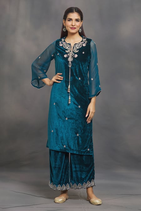 Samyukta Singhania Floral Embroidered Velvet Kurta & Pant Set 