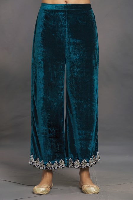 Samyukta Singhania_Blue Velvet Embroidery, Tassels Keyhole Neck Floral Kurta And Pant Set _at_Aza_Fashions