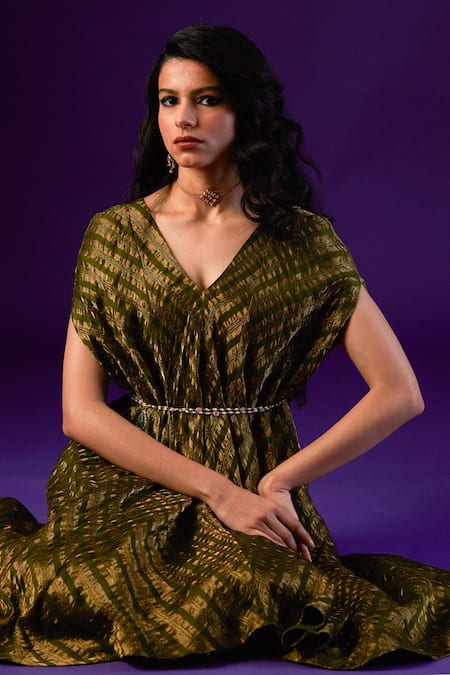 Aurul Zari Striped Poncho Kurta With Pant 