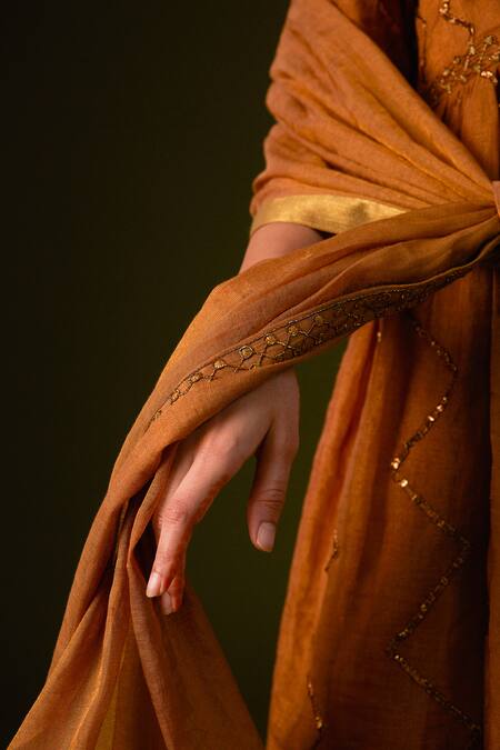 Buy Aurul Brown Cotton, Silk Beads, Sequins, Zari V-neck Chevron Embroidered Kurta Set Online at Aza Fashions Buy_Aurul_Brown Cotton, Silk Beads, Sequins, Zari V-neck Chevron Embroidered Kurta Set _Online_at_Aza_Fashions