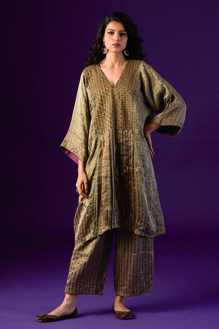 Shop_Aurul_Green Cotton, Silk Sequins, Zari, Striped Bloom Embroidered Kurta Pant Set _Online_at_Aza_Fashions
