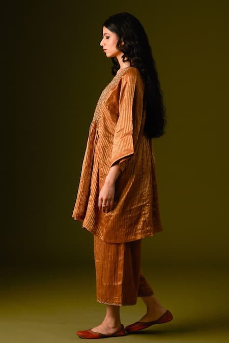 Shop Aurul Brown Cotton, Silk Zari, Embroidery V-neck Striped Kurta Pant Set Online at Aza Fashions Shop_Aurul_Brown Cotton, Silk Zari, Embroidery V-neck Striped Kurta Pant Set _Online_at_Aza_Fashions
