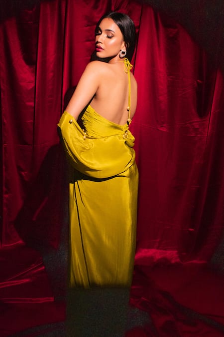 Anshika Tak Label Pearl Embellished Blouse Cape Set 