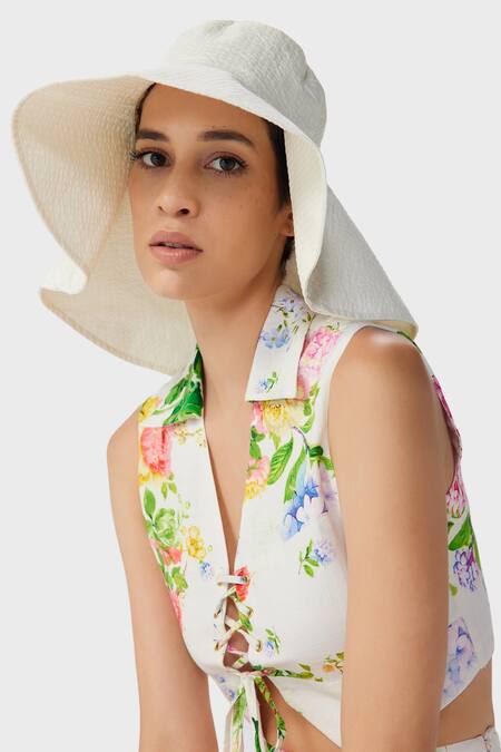 Buy The Iaso Off White Cotton Collared Floral Print Crop Top Online at Aza Fashions Buy_The Iaso_Off White Cotton Collared Floral Print Crop Top _Online_at_Aza_Fashions