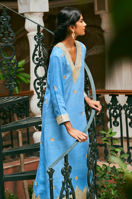 The Whole Nine Yards Blue Silk Embroidery V-neck Firoza Hand Kaftan Online at Aza Fashions The Whole Nine Yards_Blue Silk Embroidery V-neck Firoza Hand Kaftan _Online_at_Aza_Fashions