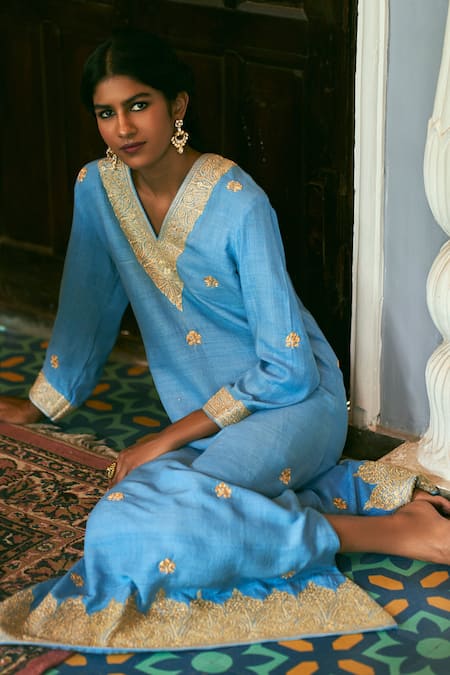 Buy The Whole Nine Yards Blue Silk Embroidery V-neck Firoza Hand Kaftan Online at Aza Fashions Buy_The Whole Nine Yards_Blue Silk Embroidery V-neck Firoza Hand Kaftan _Online_at_Aza_Fashions