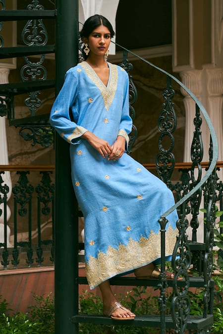 Shop The Whole Nine Yards Blue Silk Embroidery V-neck Firoza Hand Kaftan at Aza Fashions Shop_The Whole Nine Yards_Blue Silk Embroidery V-neck Firoza Hand Kaftan _at_Aza_Fashions