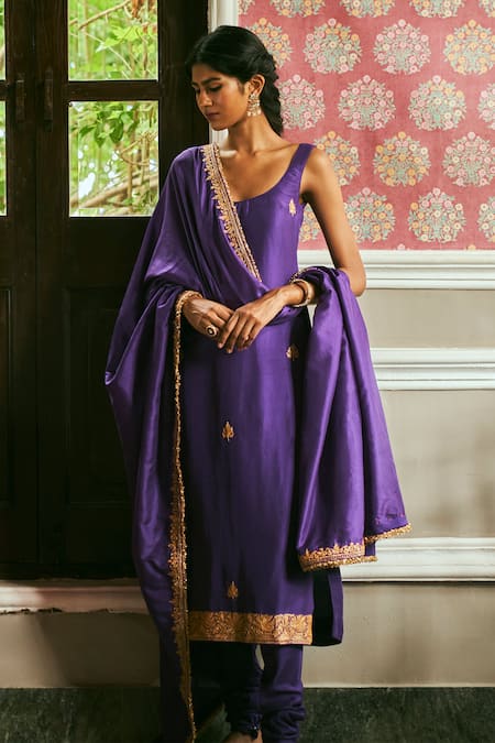 The Whole Nine Yards Purple Silk Embroidery Scoop Neck Heer Hand Kurta Churidar Set Online at Aza Fashions The Whole Nine Yards_Purple Silk Embroidery Scoop Neck Heer Hand Kurta Churidar Set _Online_at_Aza_Fashions